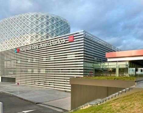 Frontage of Rey Juan Carlos hospital