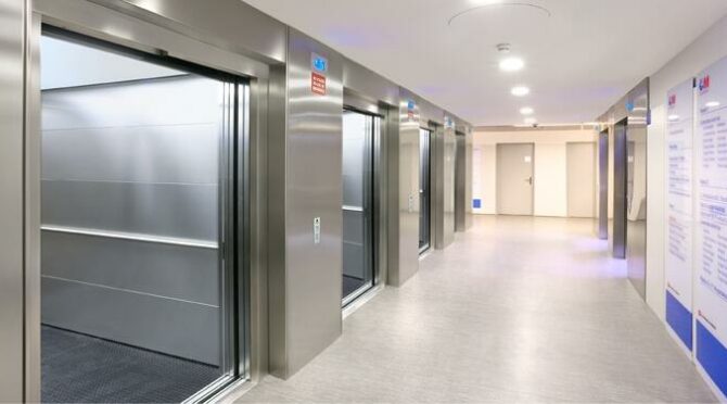 Stretcher Lift of Rey Juan Carlos hospital