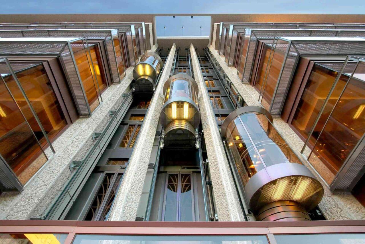 Panoramic lifts FAIN office building